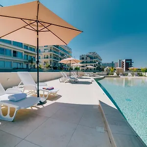https://emerald-suites-luxury-apartments.protaras-cy-hotels.com